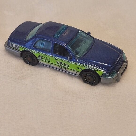 Matchbox 2006 Ford Crown Victoria Taxi Diecast 1:71 Scale Blue Green LAX Transit - Picture 4 of 10